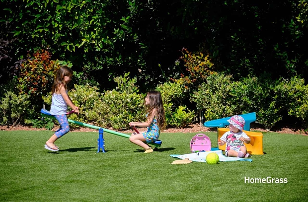Γιατί ο συνθετικός χλοοτάπητας της HomeGrass είναι η πιο οικονομικά αποδοτική λύση για τον κήπο σας